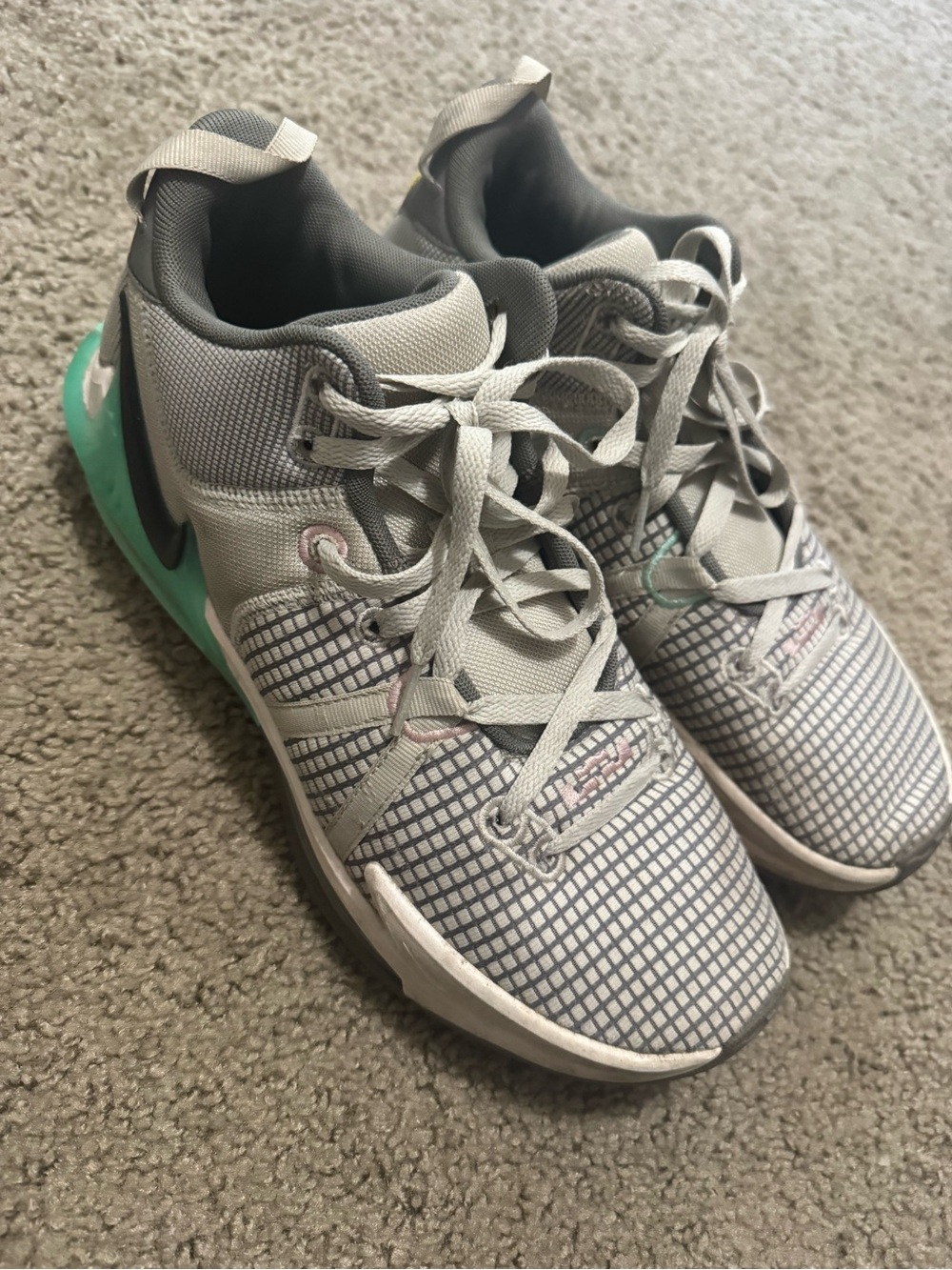 Nike LeBron Witness 7 DM1123-006 Gray Basketball Shoes Sneakers